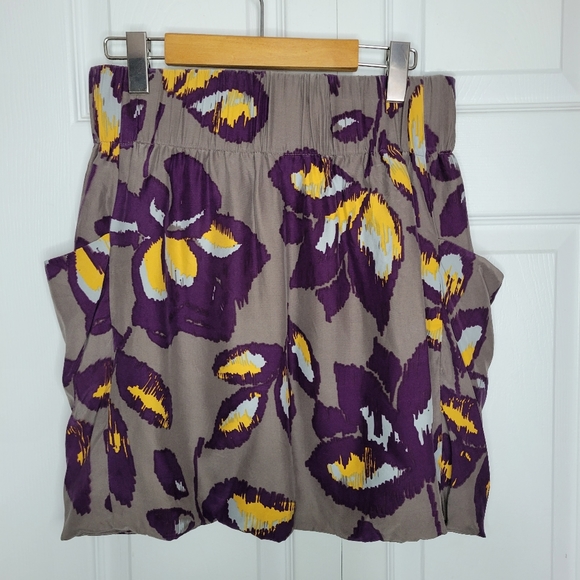 Dolce Vita light summer skirt - Picture 2 of 3